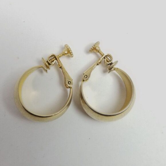 Vintage Wide Gold Tone Huggie Hoop Clip on Earrings, Classic Retro Style, Estate - Picture 3 of 5